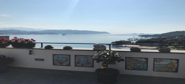 CADIMARE # Attico con terrazza vista mare